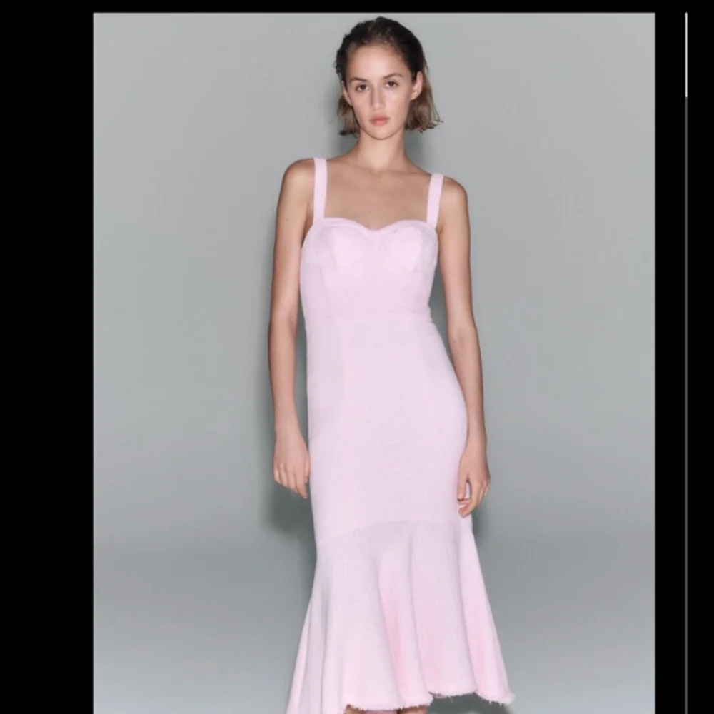 🩷 TEXTURED RUFFLED DRESS - Picture 6 of 14